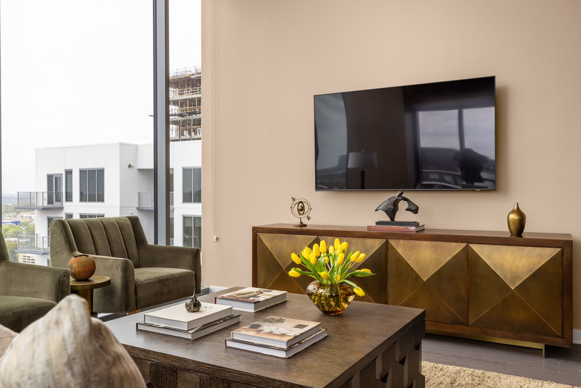 Goldfinger Condo - Image 17