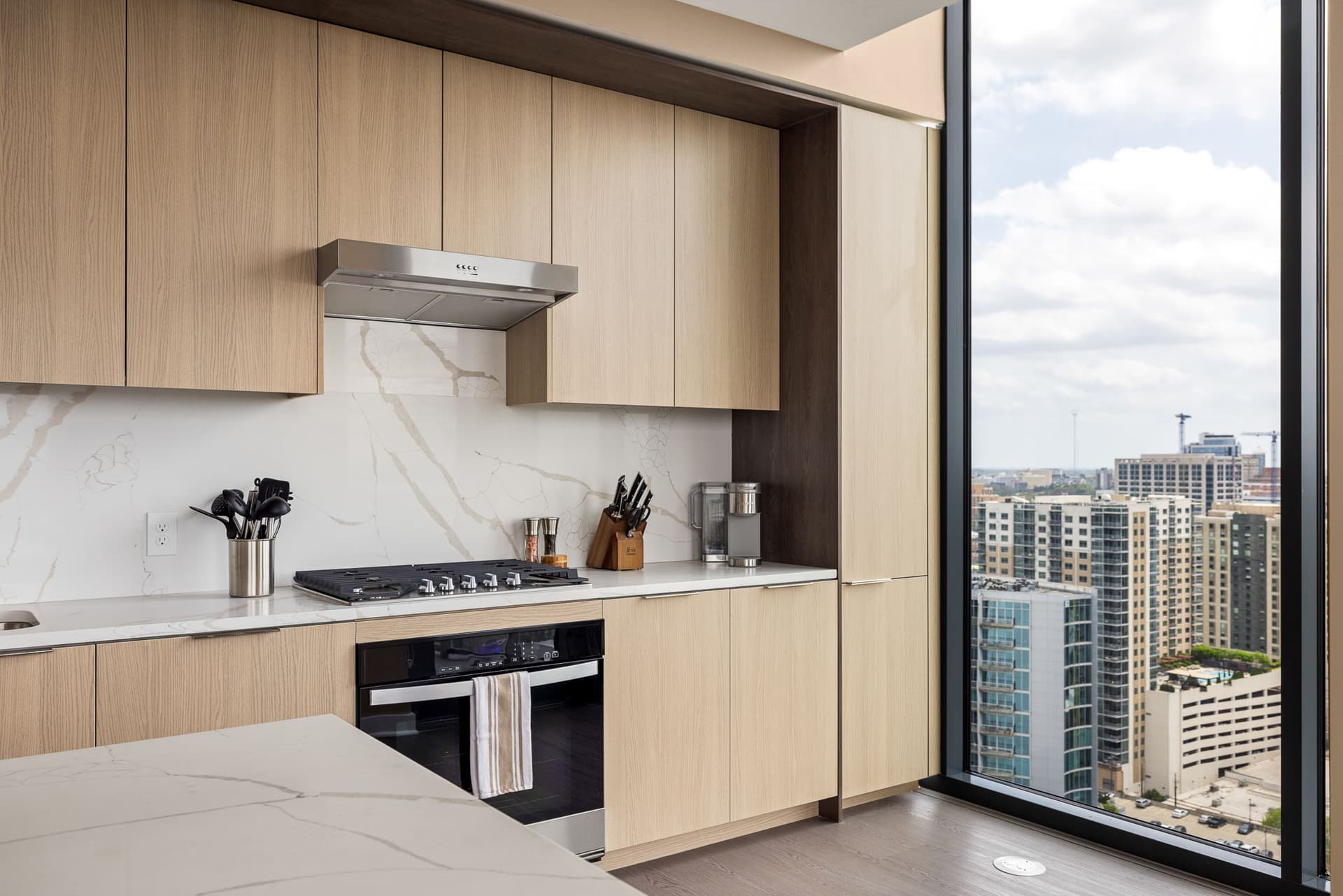 Goldfinger Condo - Image 20