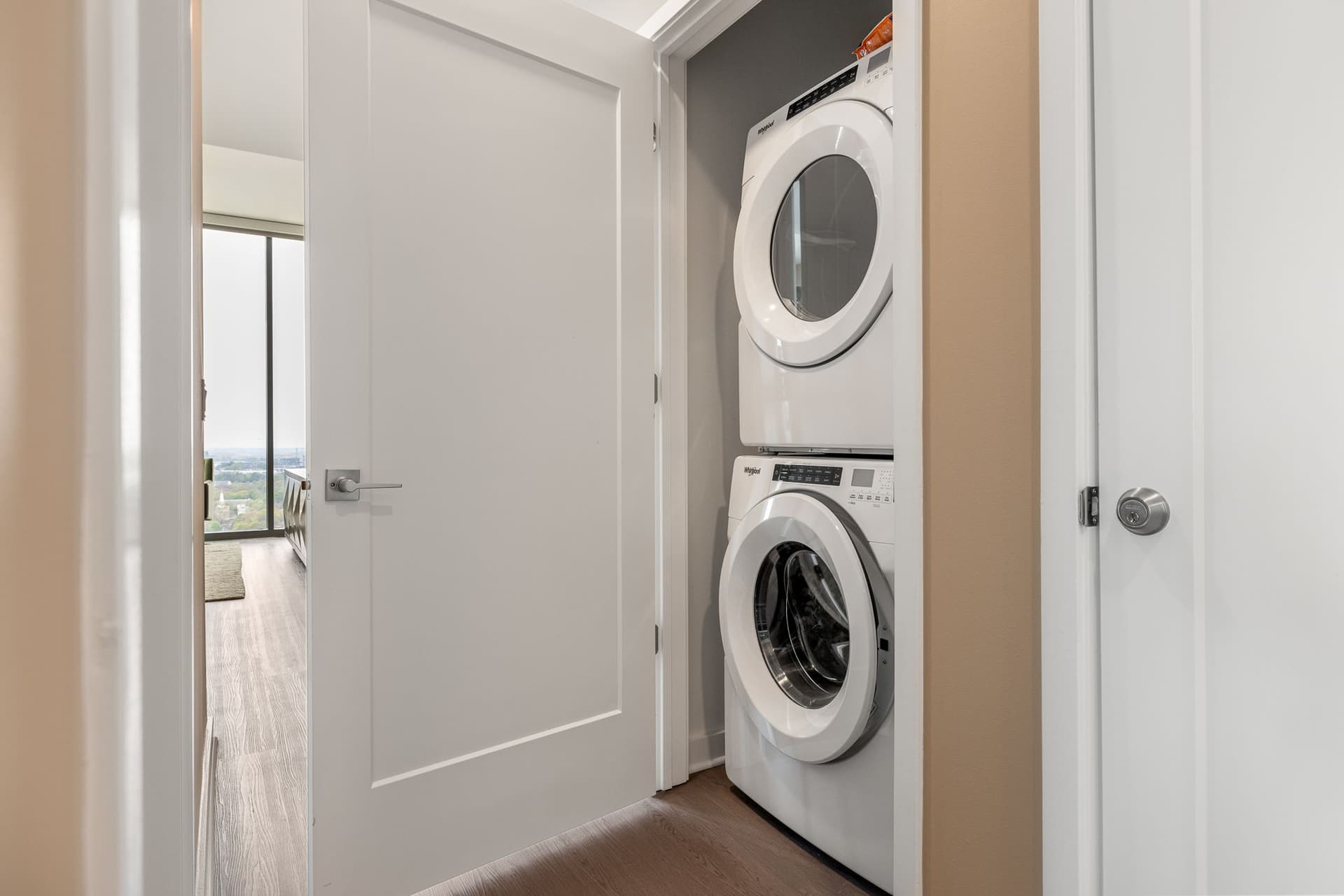 Goldfinger Condo - Image 25