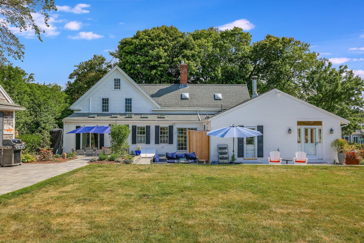 Queen's Landing - Image 1