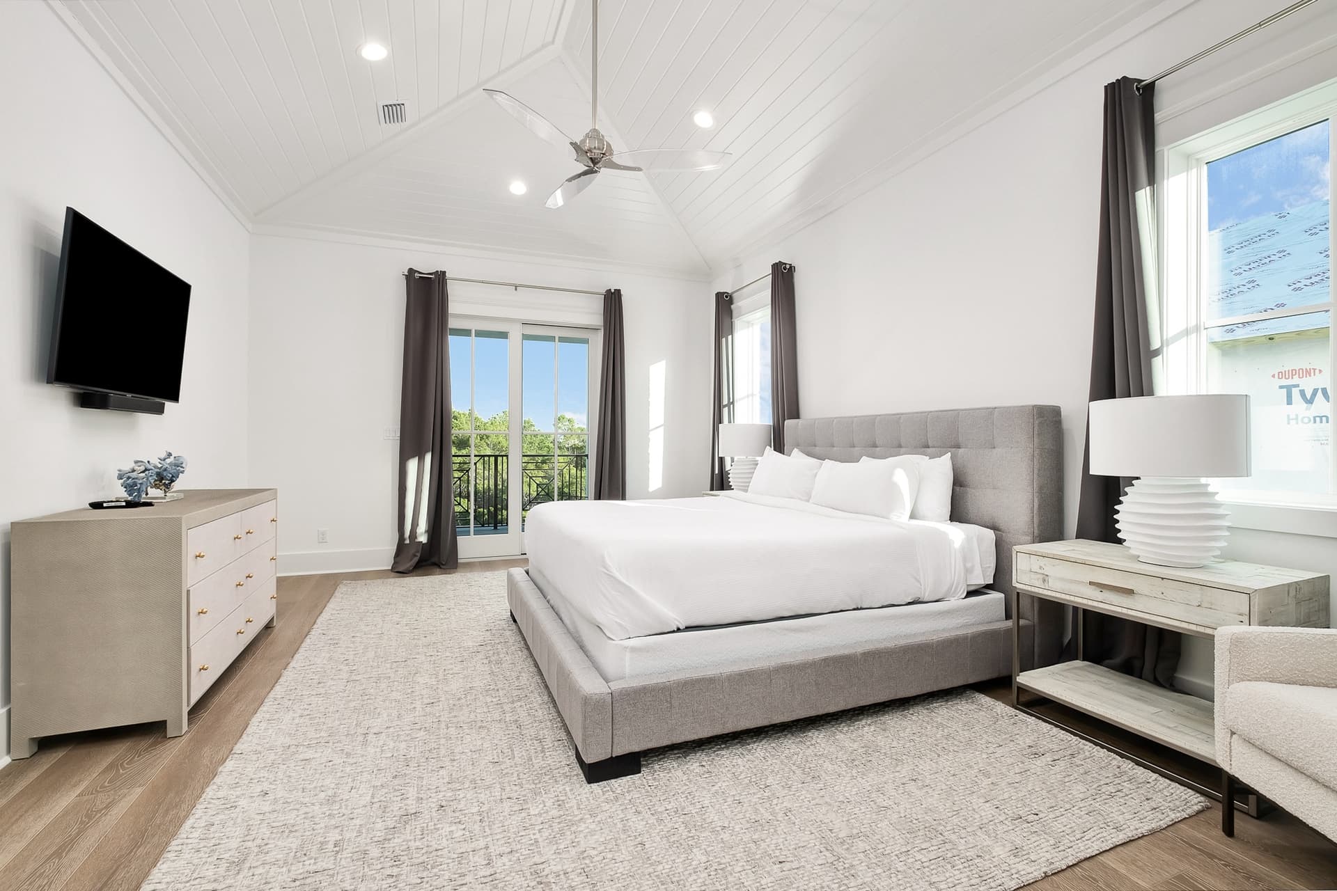 Emerald Palms - Image 33