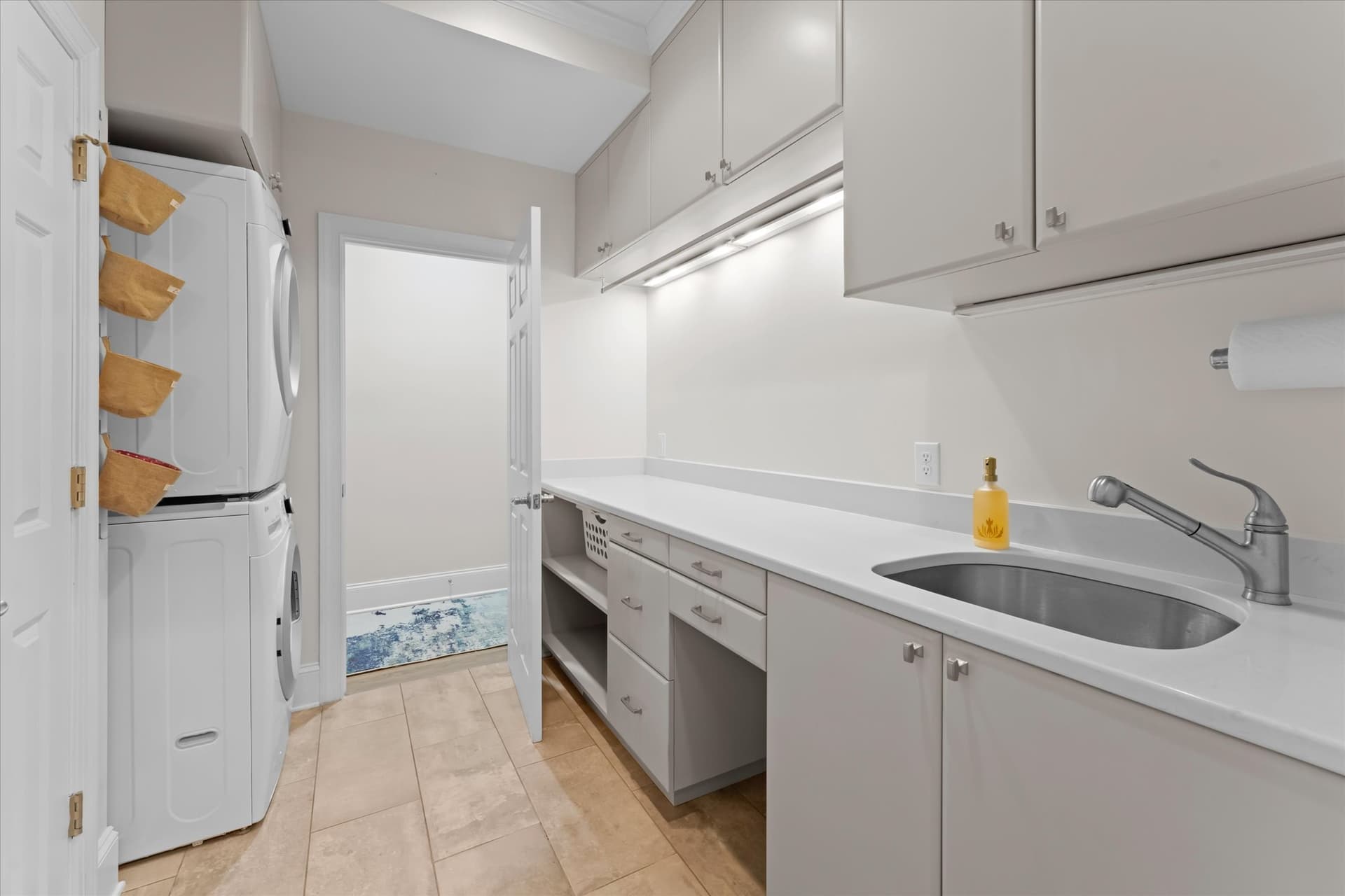 Grand Bay - Image 18