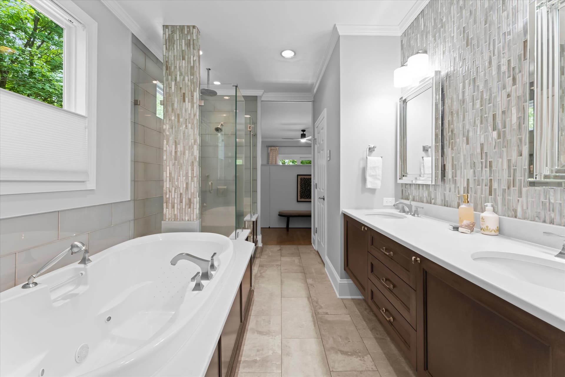 Grand Bay - Image 22