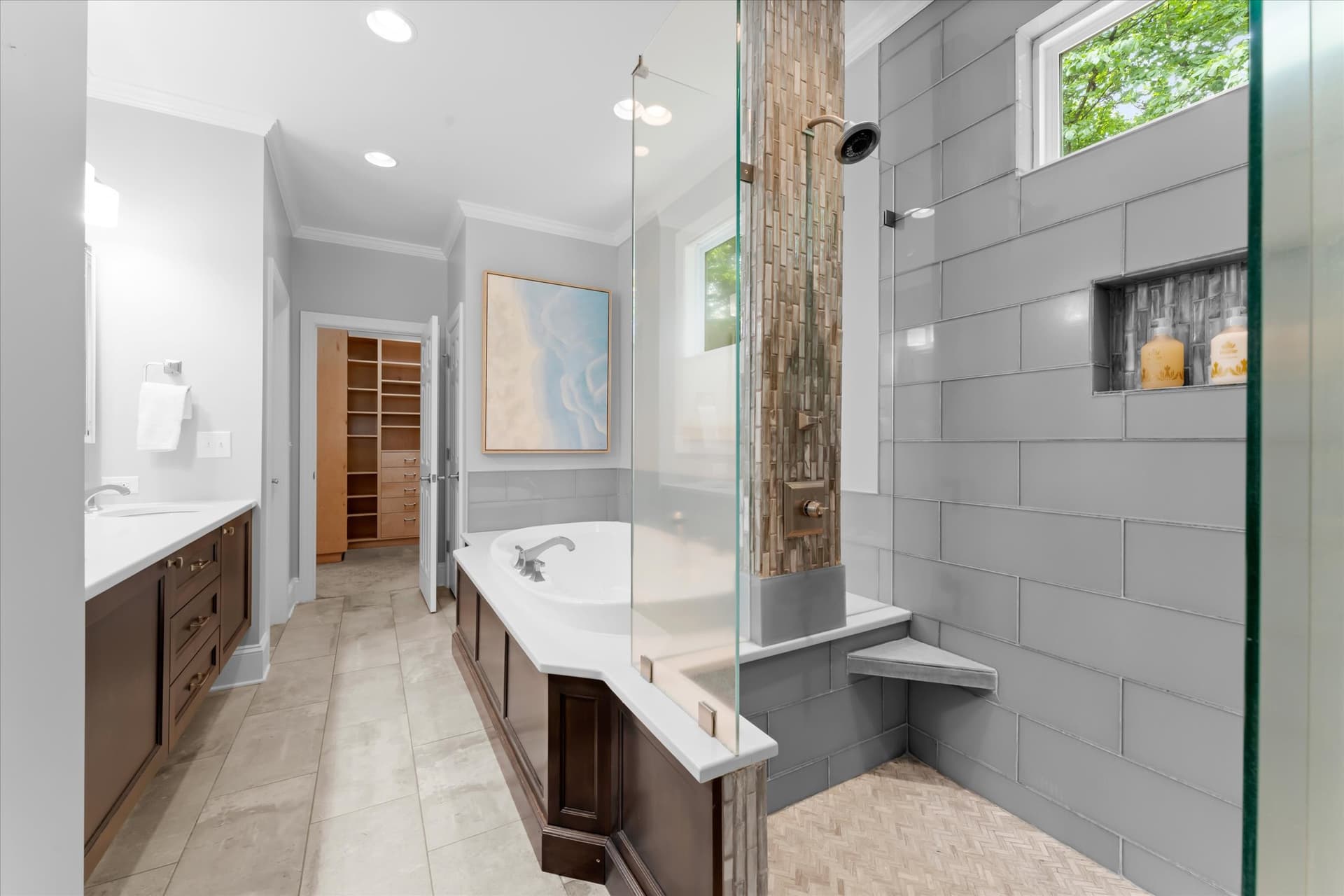 Grand Bay - Image 23