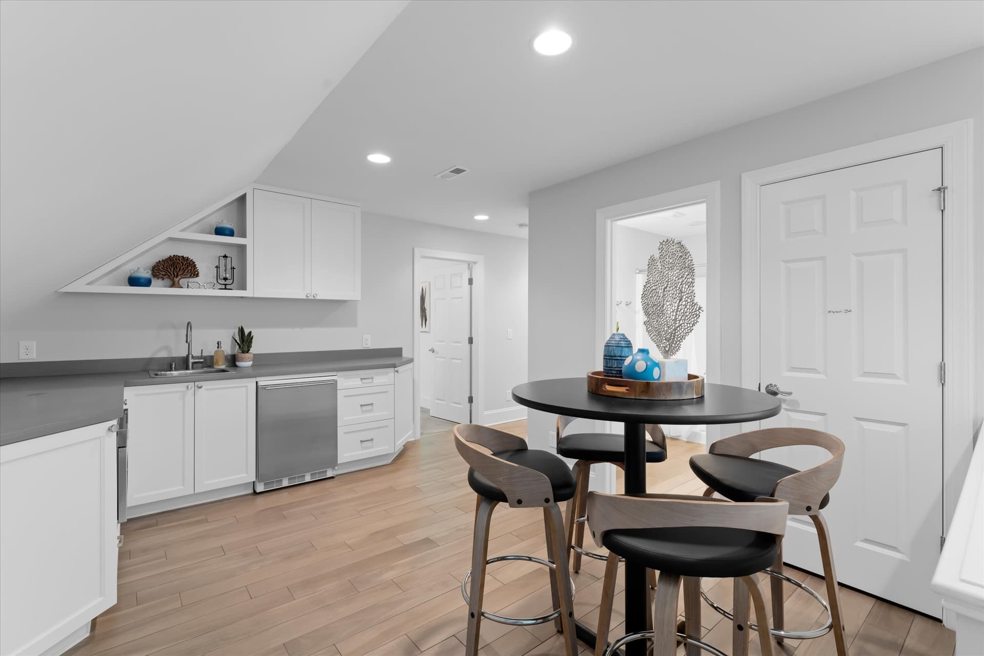 Grand Bay - Image 28