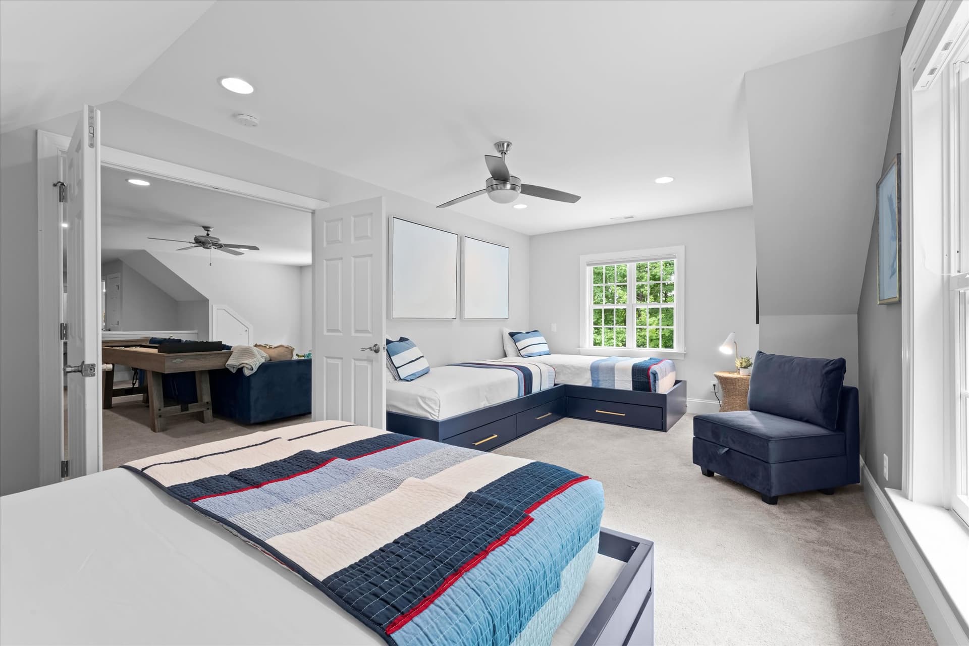 Grand Bay - Image 35