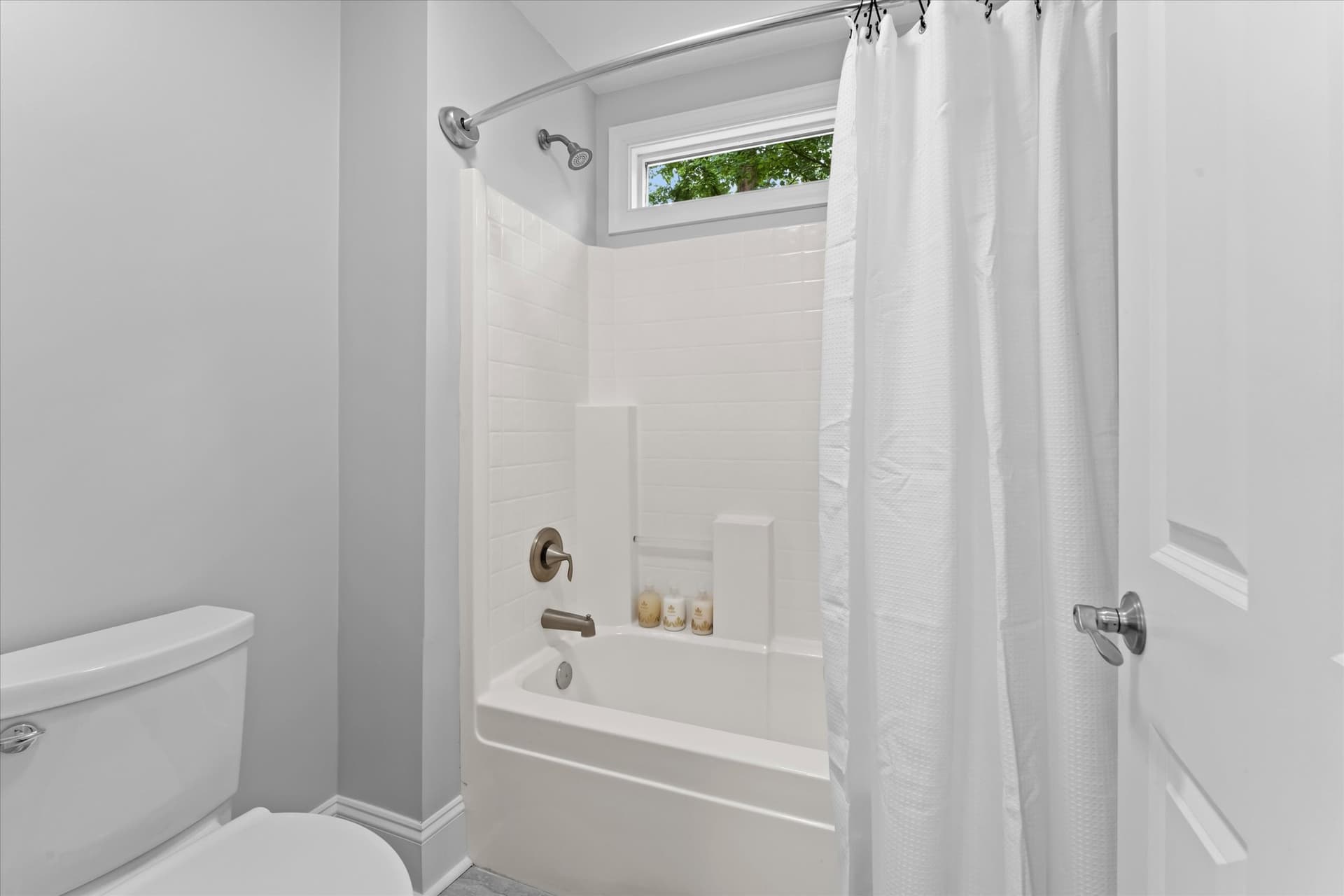 Grand Bay - Image 41