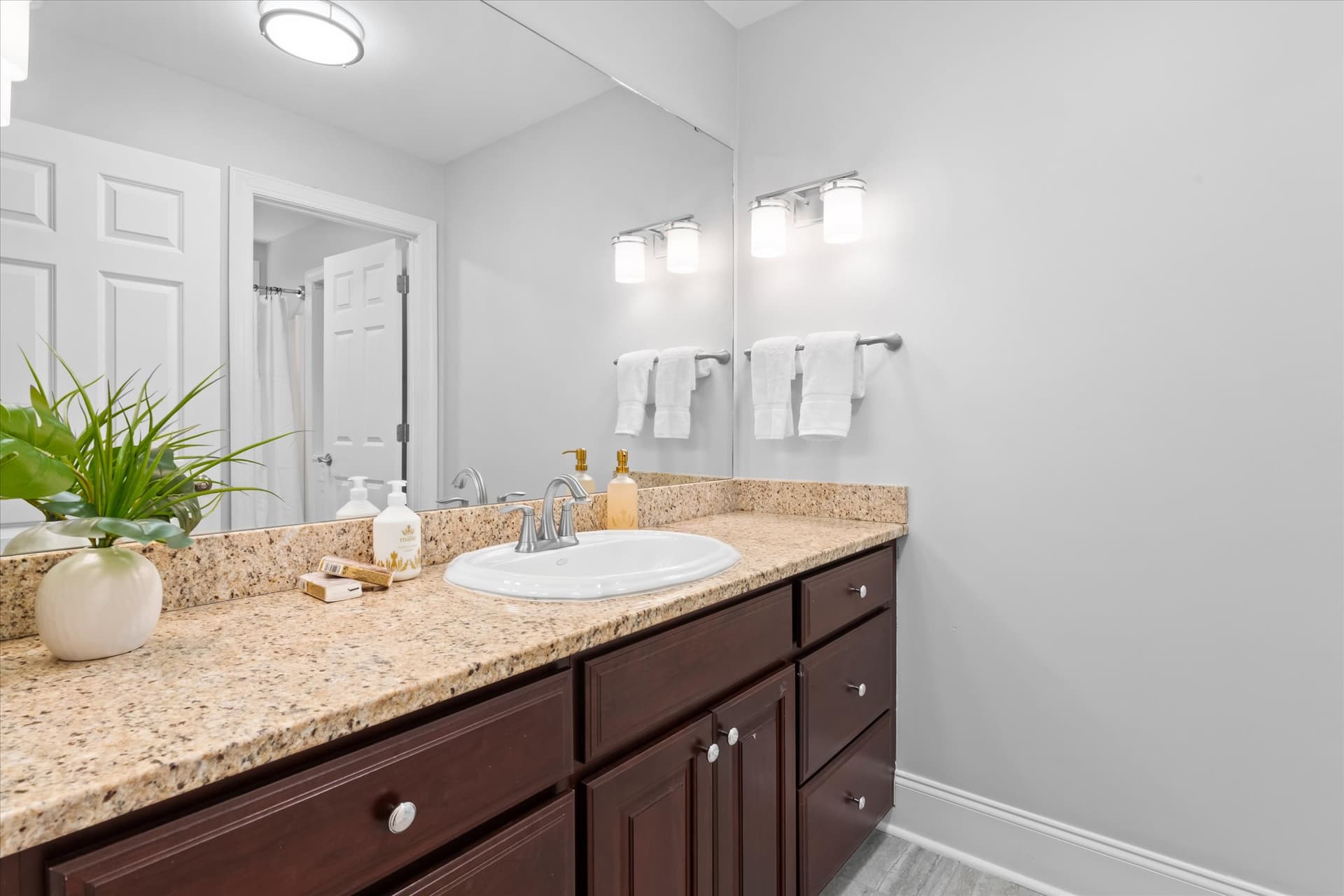 Grand Bay - Image 45