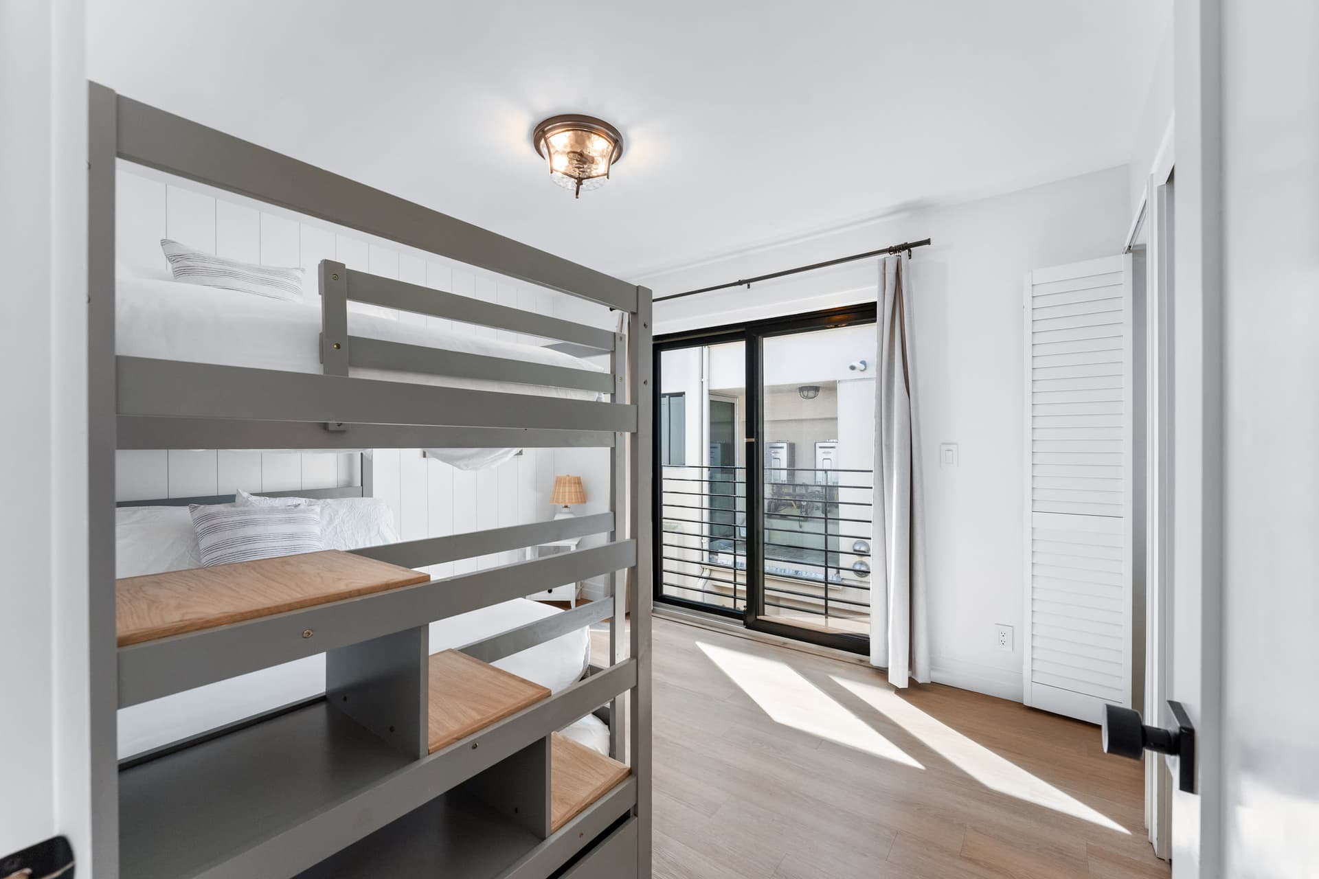 Mission Beach Suites - Image 48