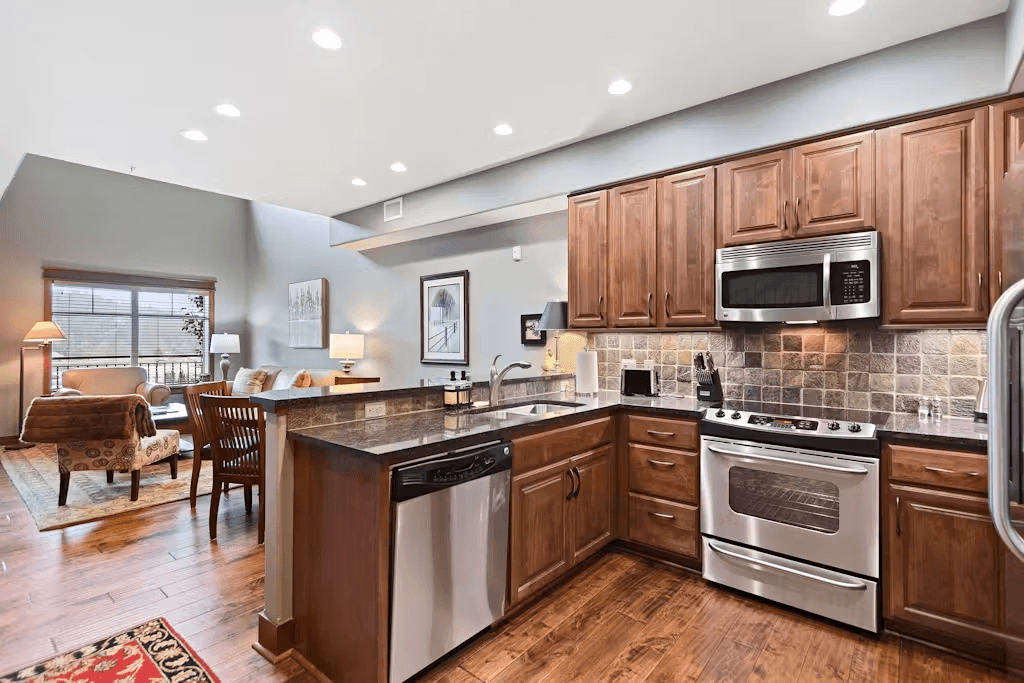 Fabulous Riverstone Retreat - Image 2