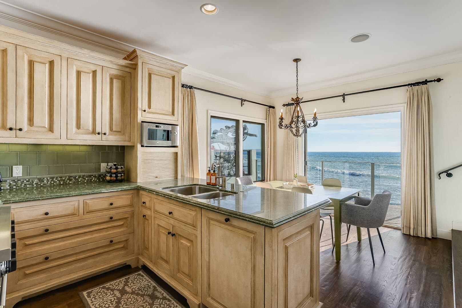 Dolphin Bluff - Image 5