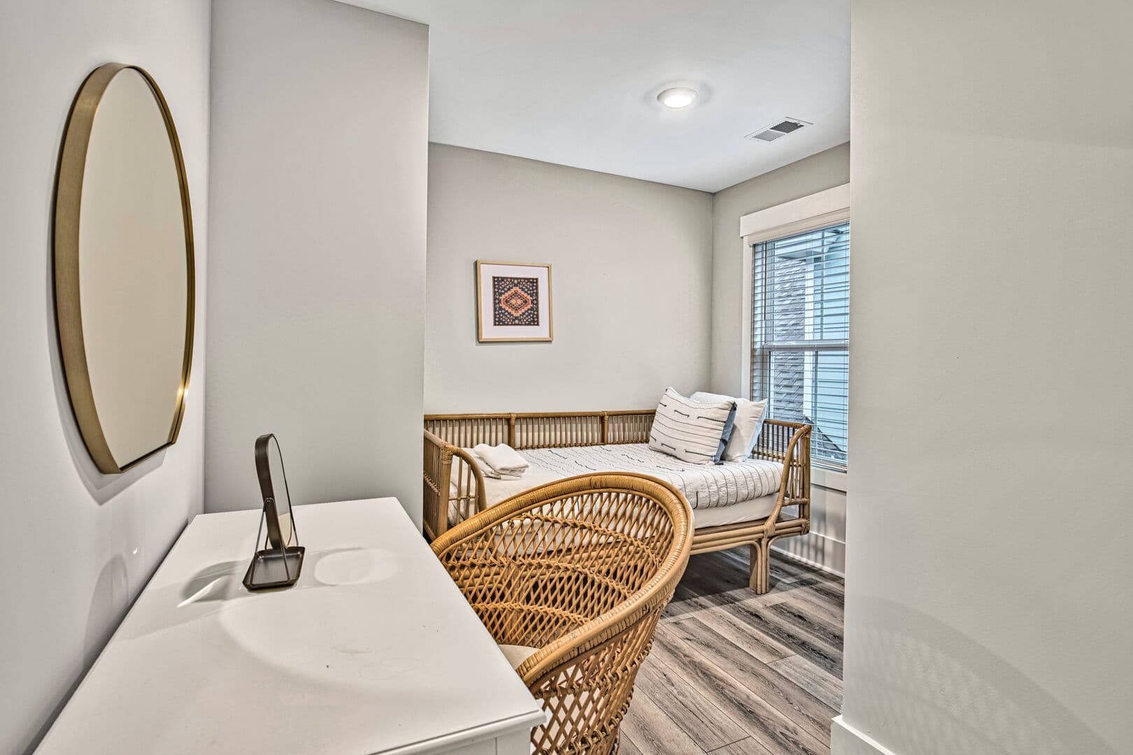 Tip Toe to the Beach - Image 21