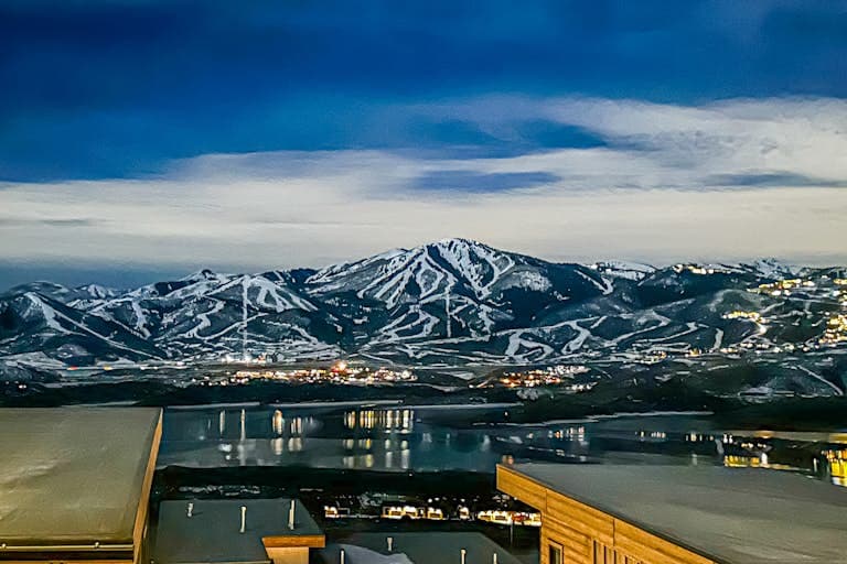 Luxury Hideout Overlook - Image 29