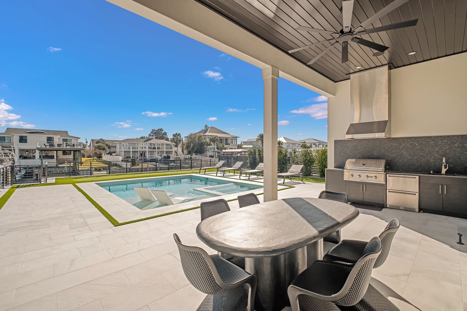 Isle Be Back - Image 48