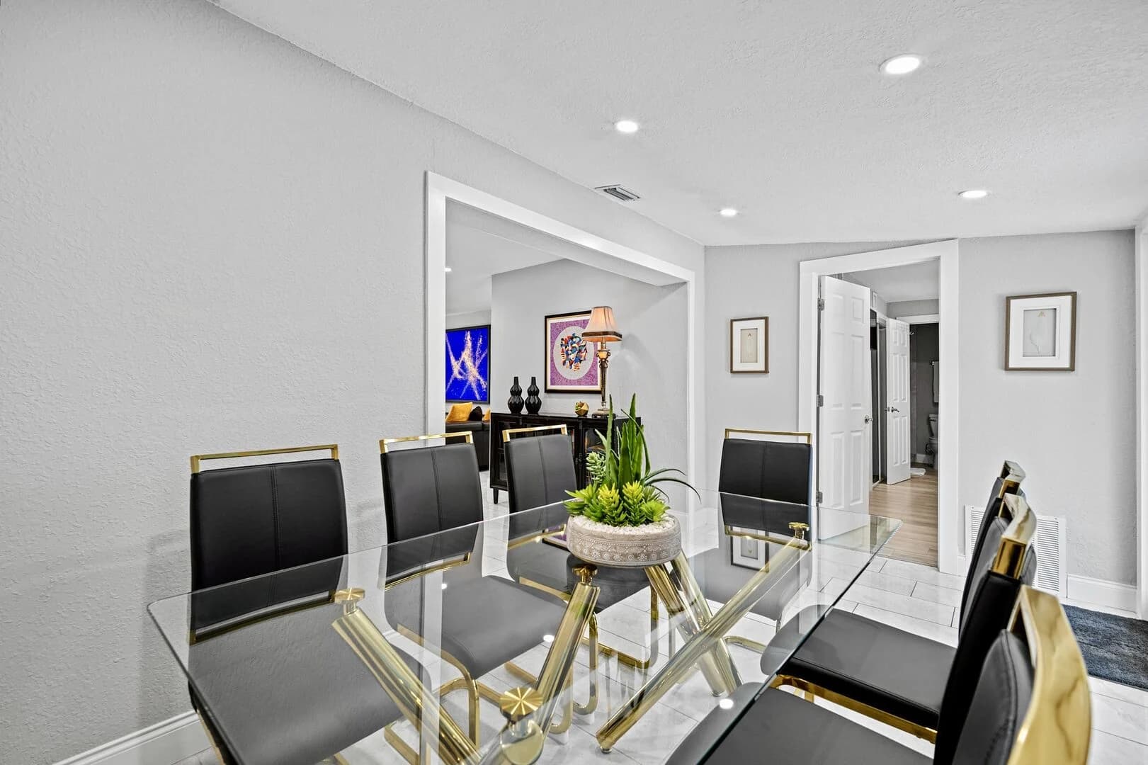 Wilton Manor - Image 9