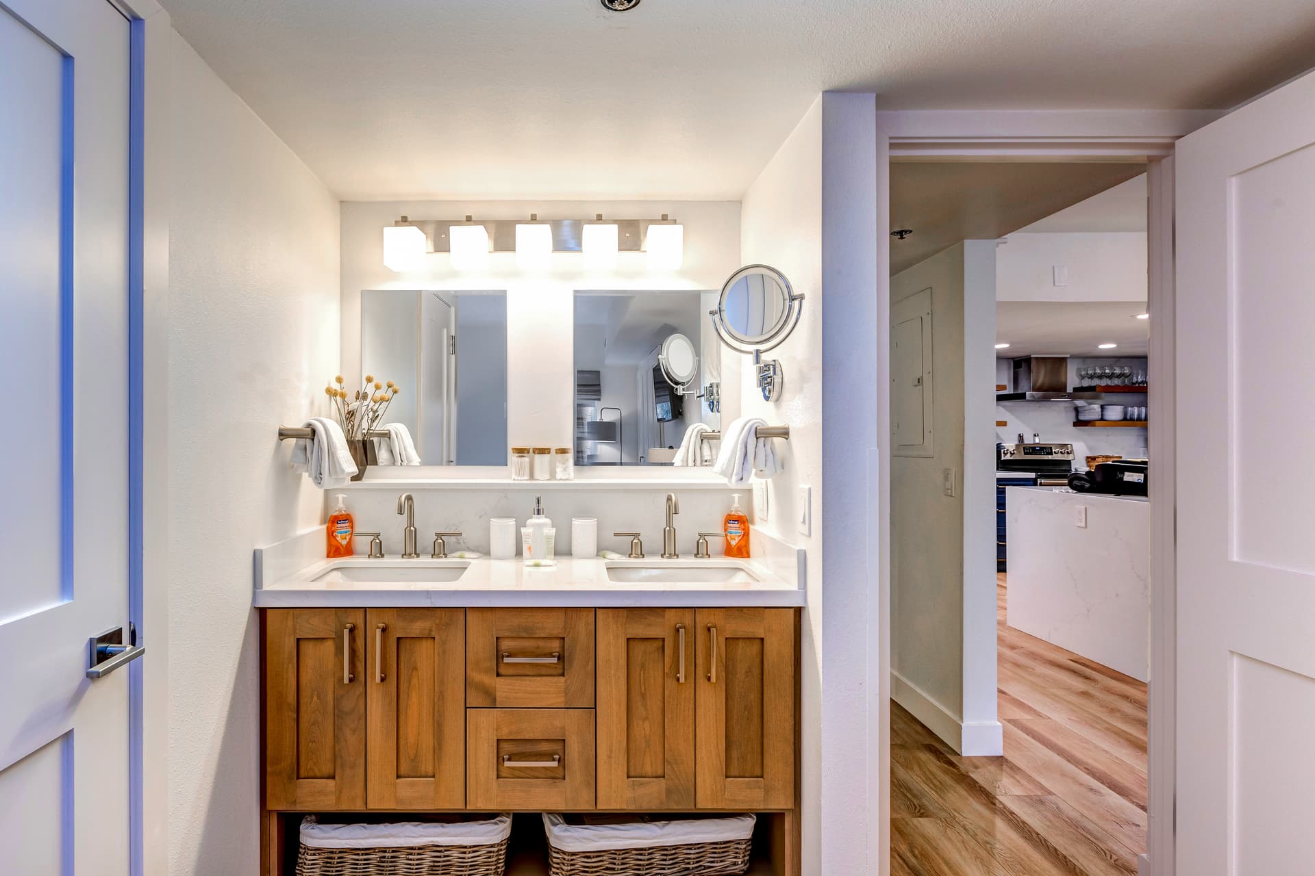 Park Station Luxury Retreat Home - Image 11