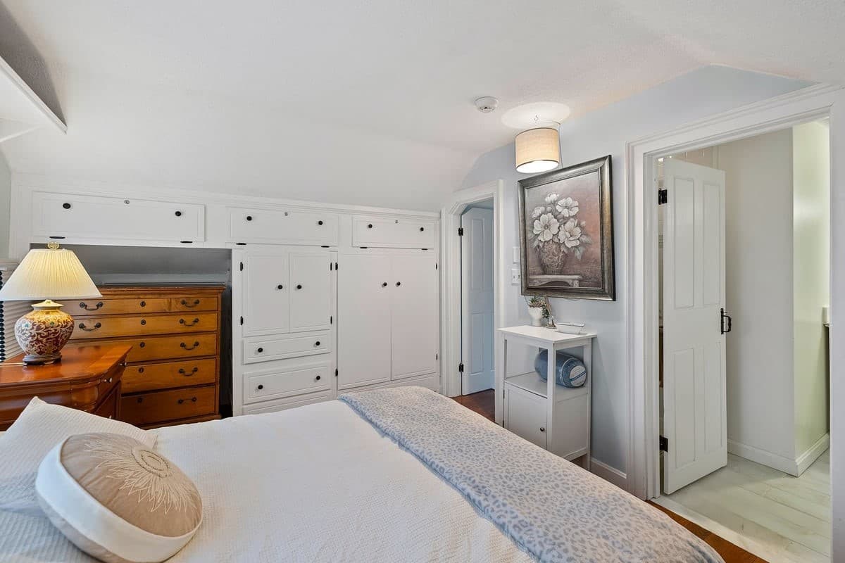 Brewster Barefoot Bliss - Image 44