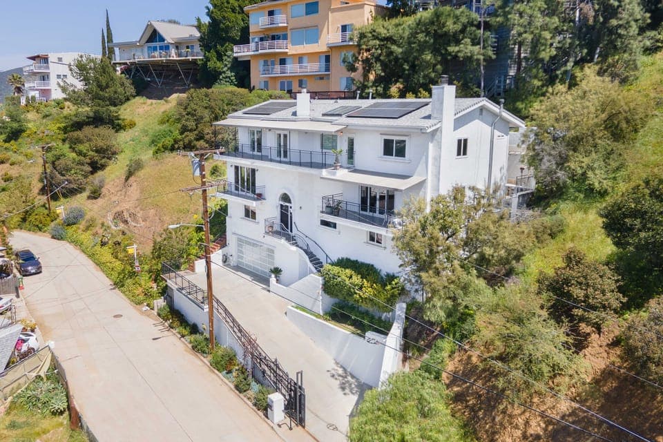 Pacific View Artist's Home - Image 53