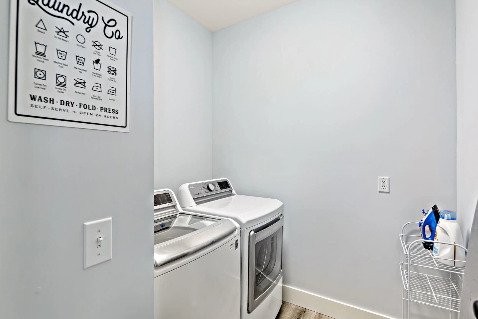 Old Bridge House - Image 29