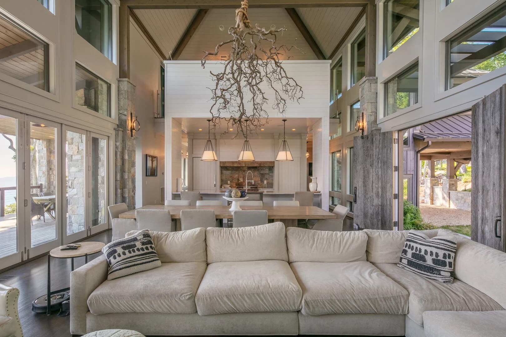 Outside Inn Place - Image 8