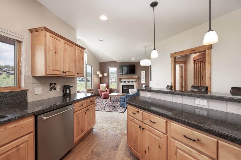 Everview Heights Townhouse - Image 6