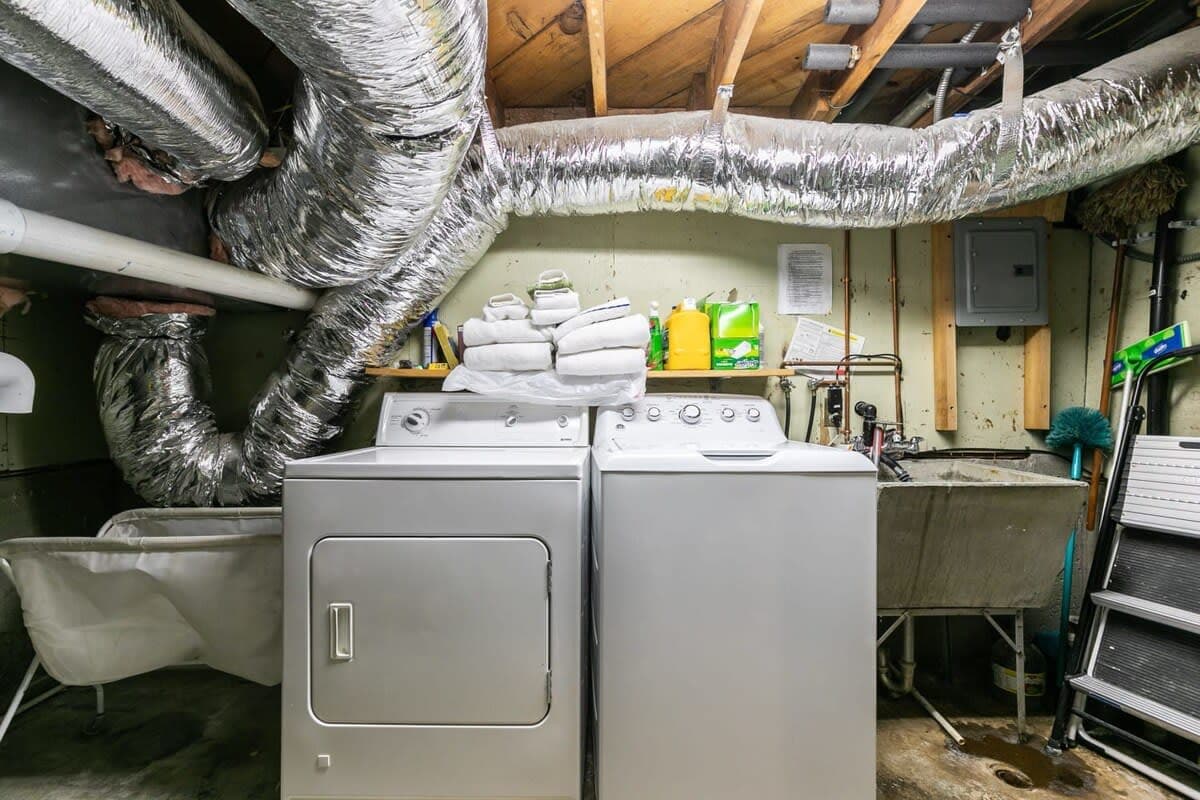 Classic Tahoe Cabin - Image 21