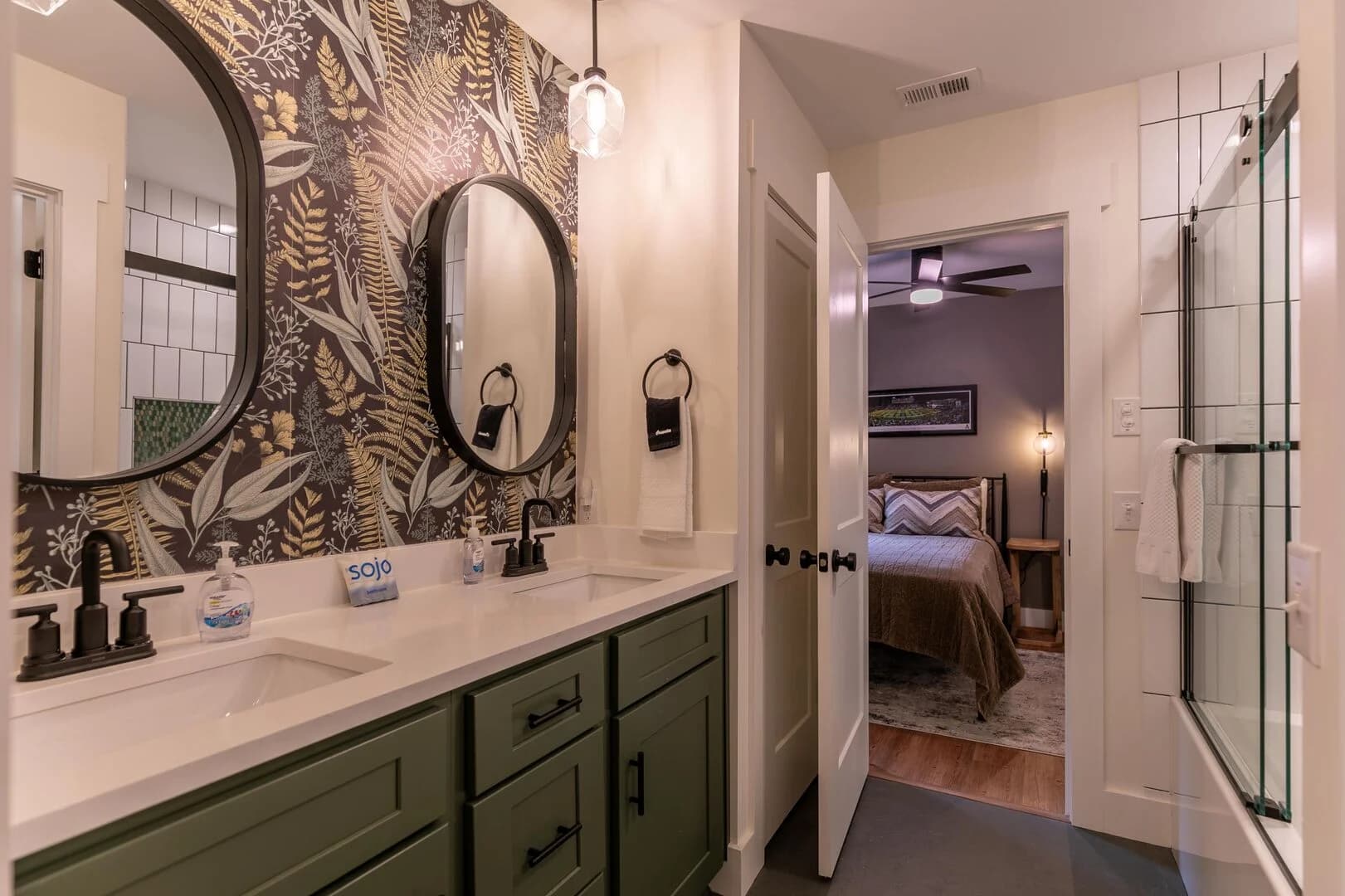 Riverside Retreat - Image 21