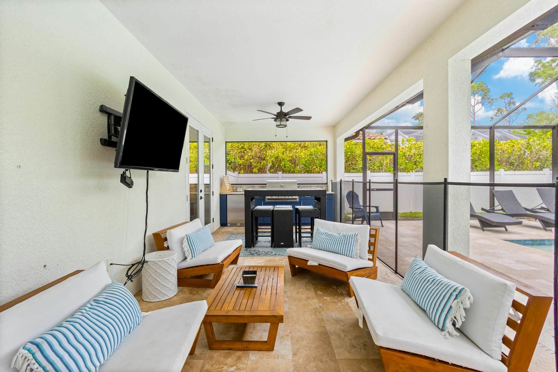 Paradise Daydream - Image 27