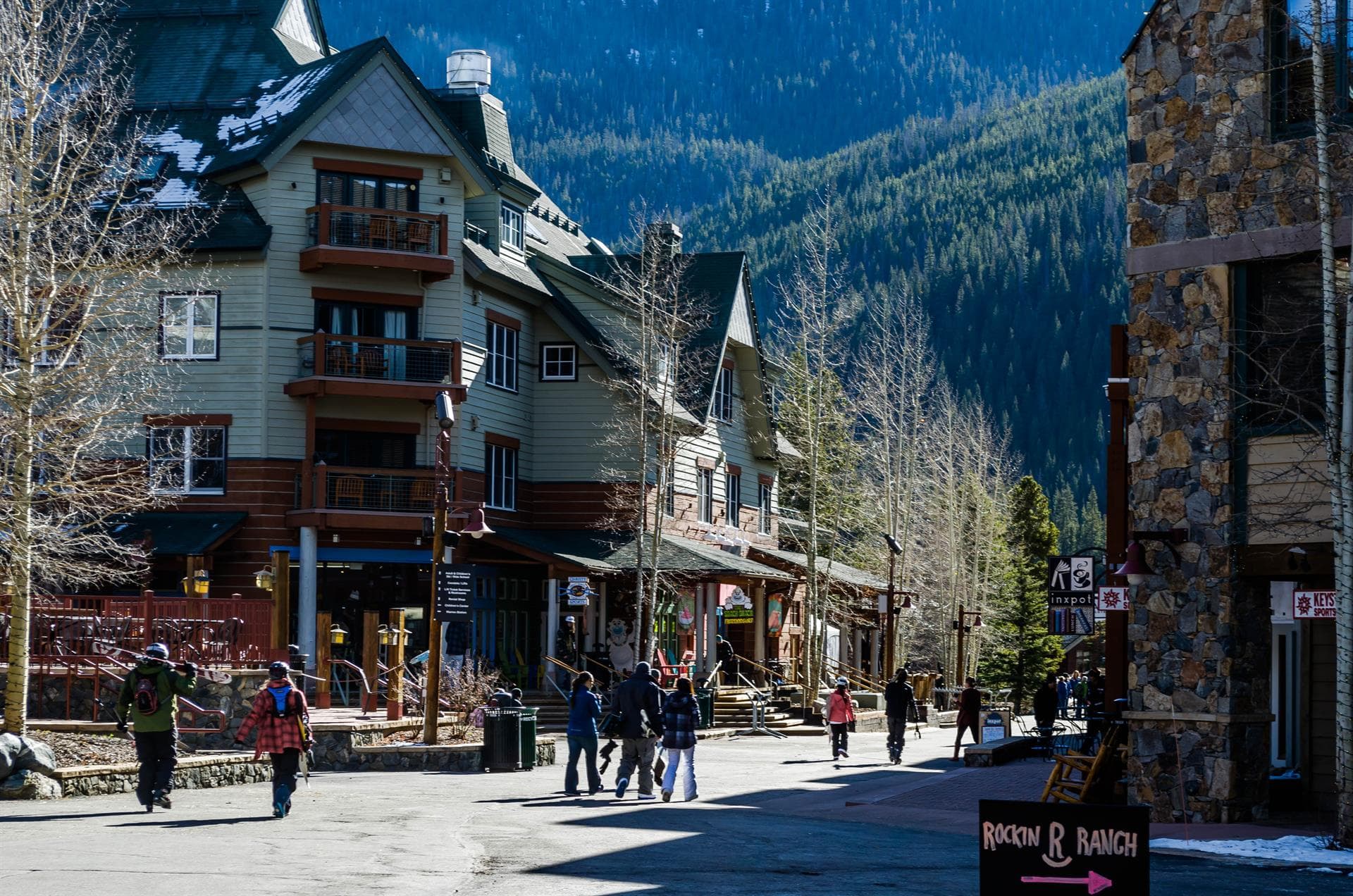 Mountain Mirage Escape - Image 32