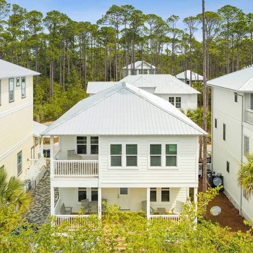 Summer Lovin at Treetop - Image 1