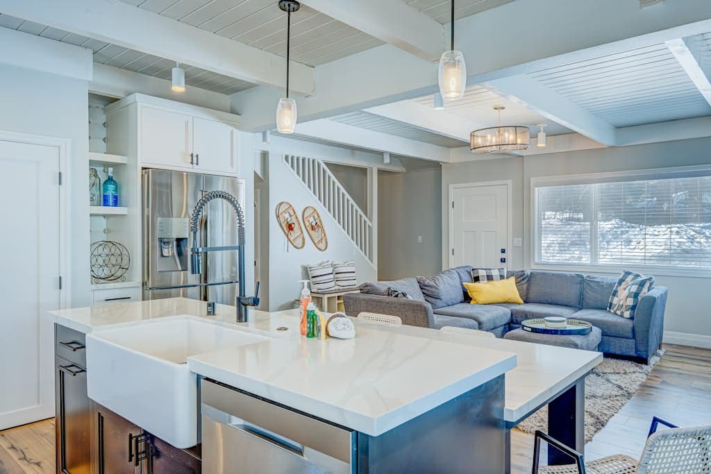 Home at the End of the Rainbow - Image 7