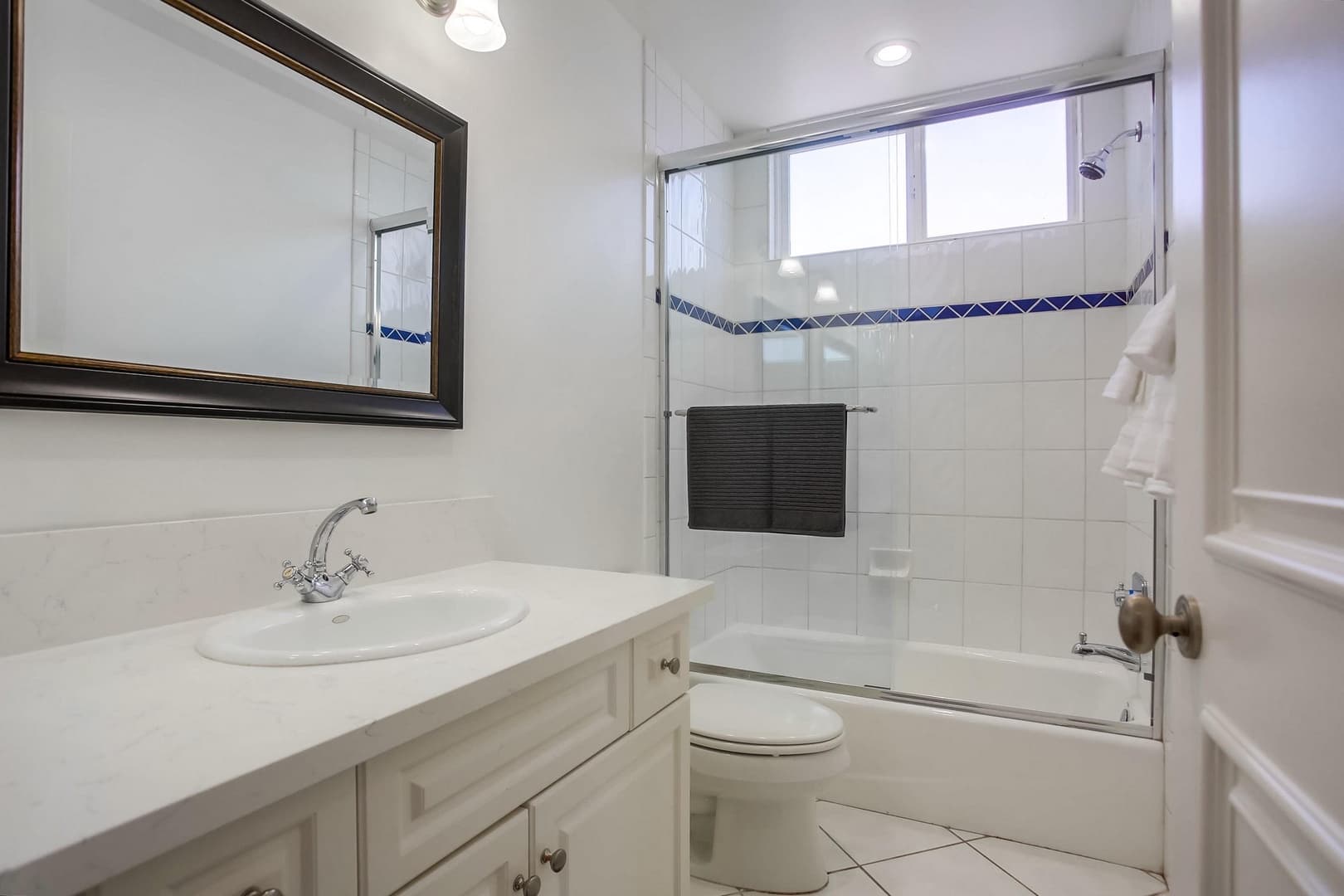 Sunset West Place - Image 26