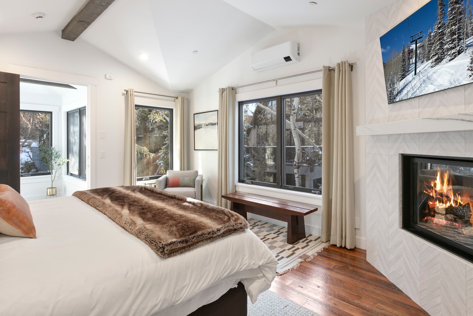 Empire Villa - Image 18