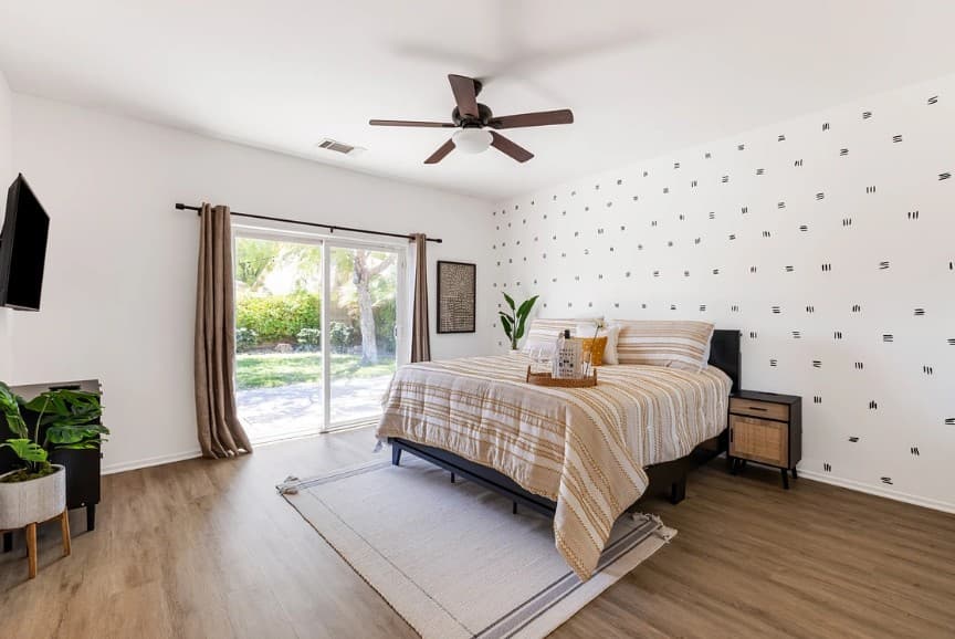 Sunny Palms - Image 4