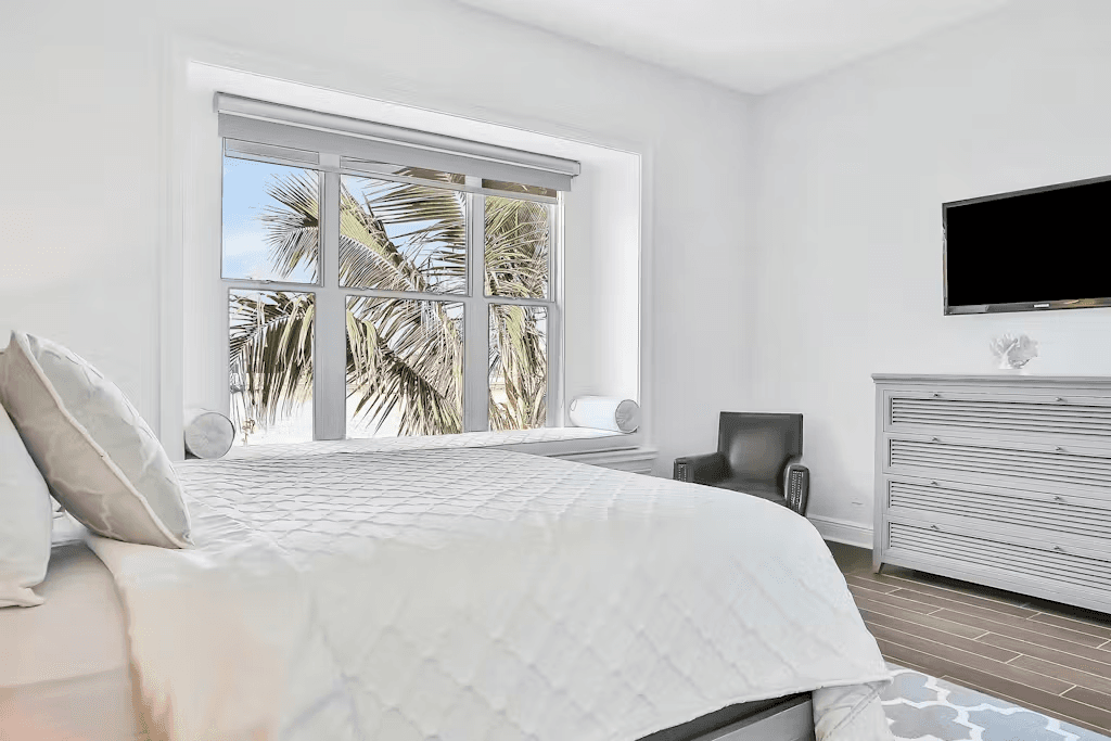 Island Estate Waterfront Villa - Image 12