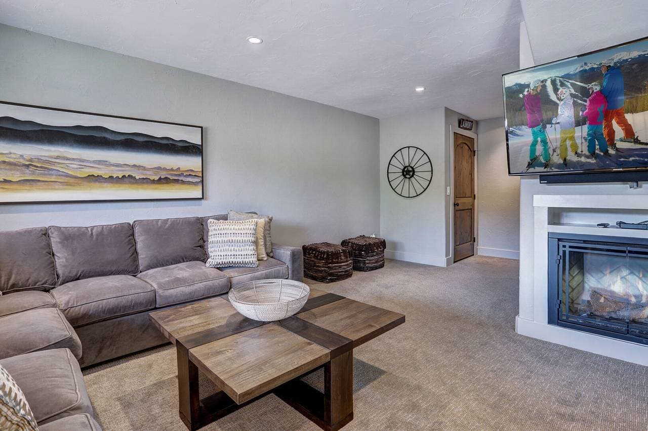 Creekside Escape - Image 33