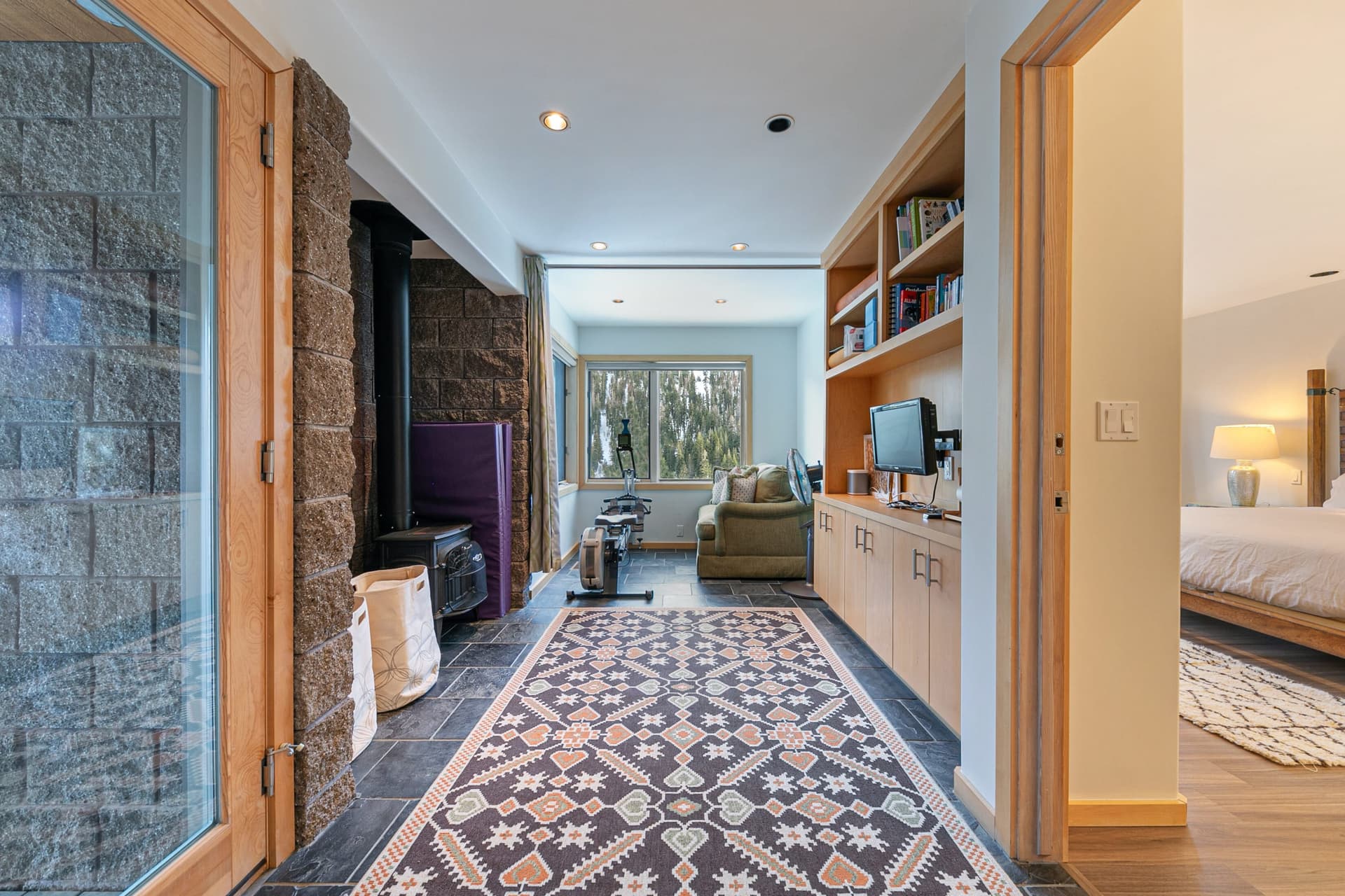 Bright Alpine Retreat - Image 19