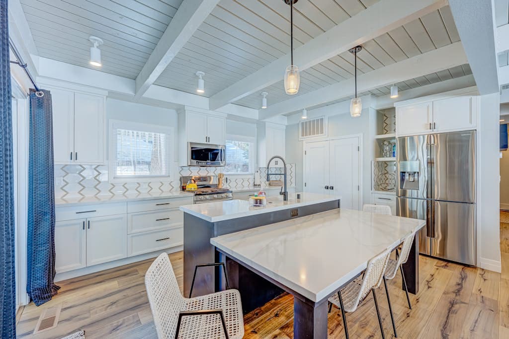 Home at the End of the Rainbow - Image 5