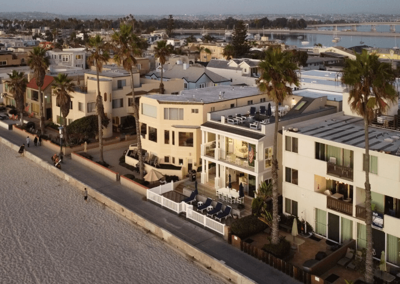 Oceanfront Paradise #1 - Image 28