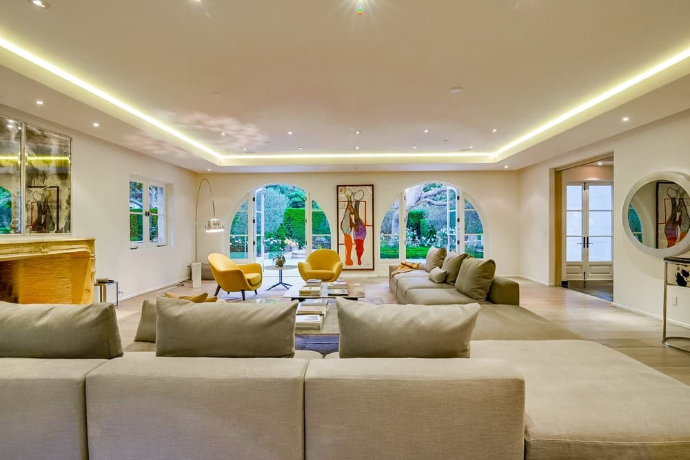 Chateau Serra Malibu - Image 4