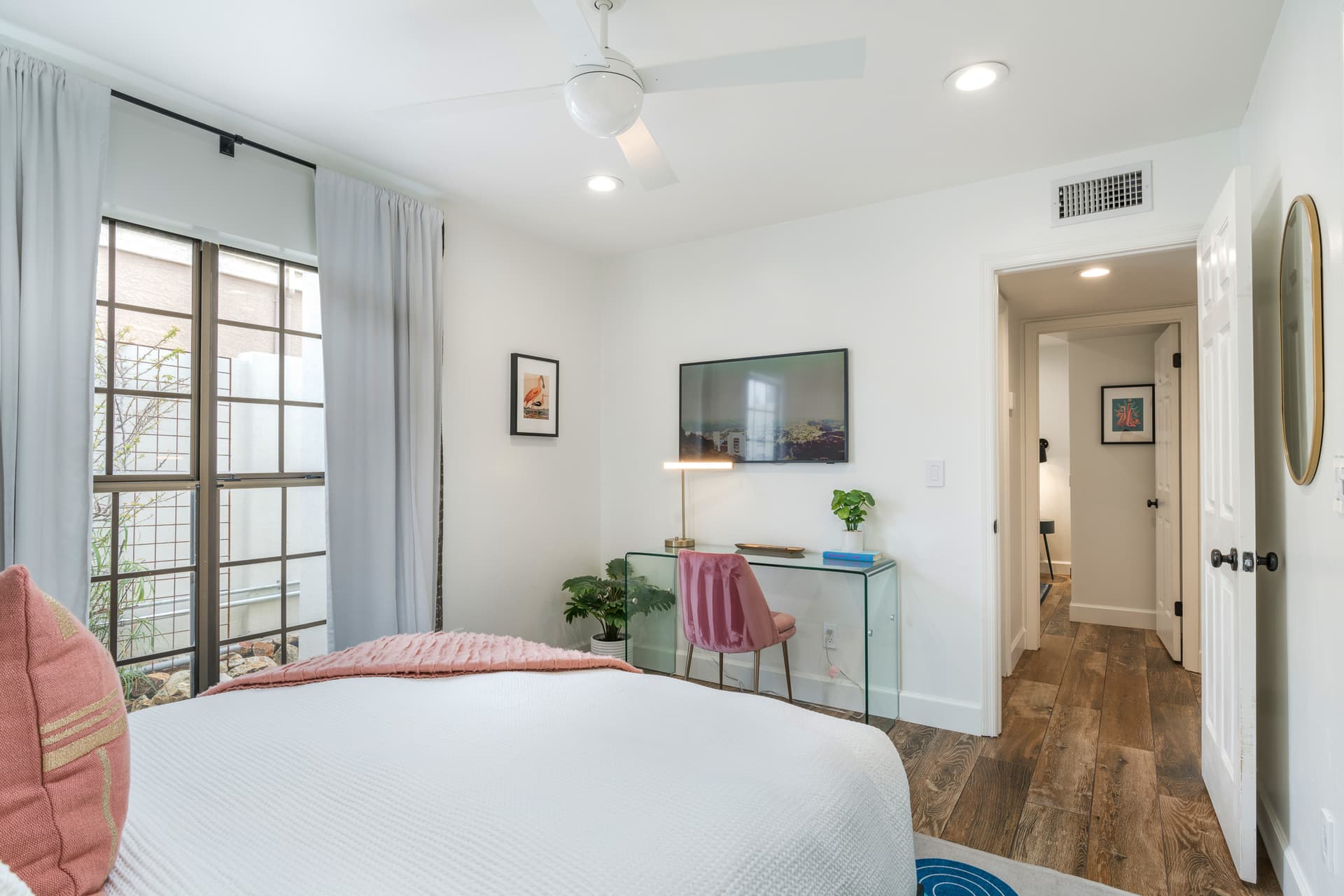 Wanderlust Oasis - Image 23