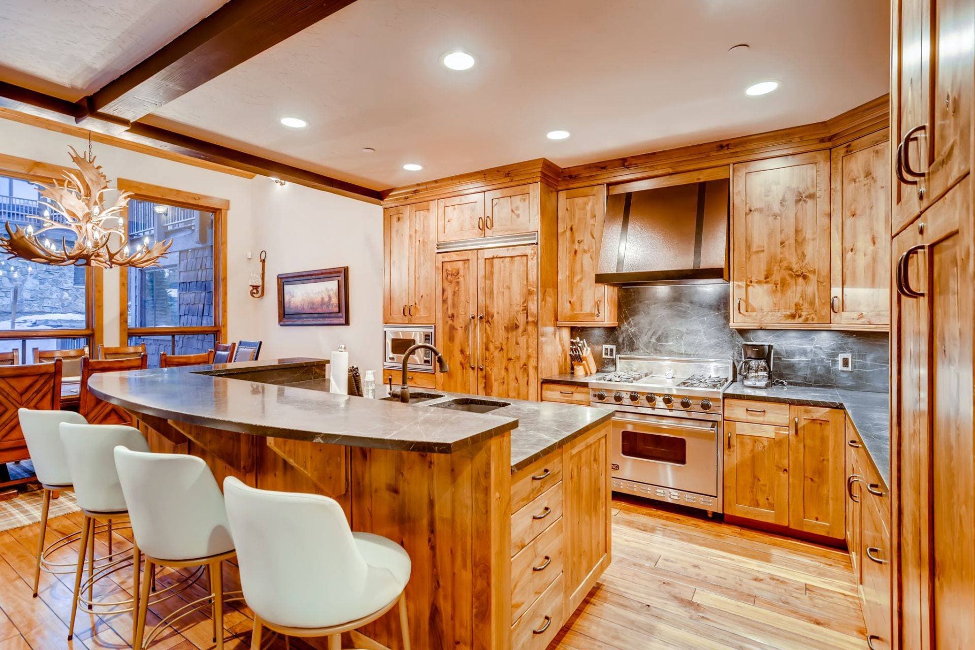 Snowy Pines House - Image 3