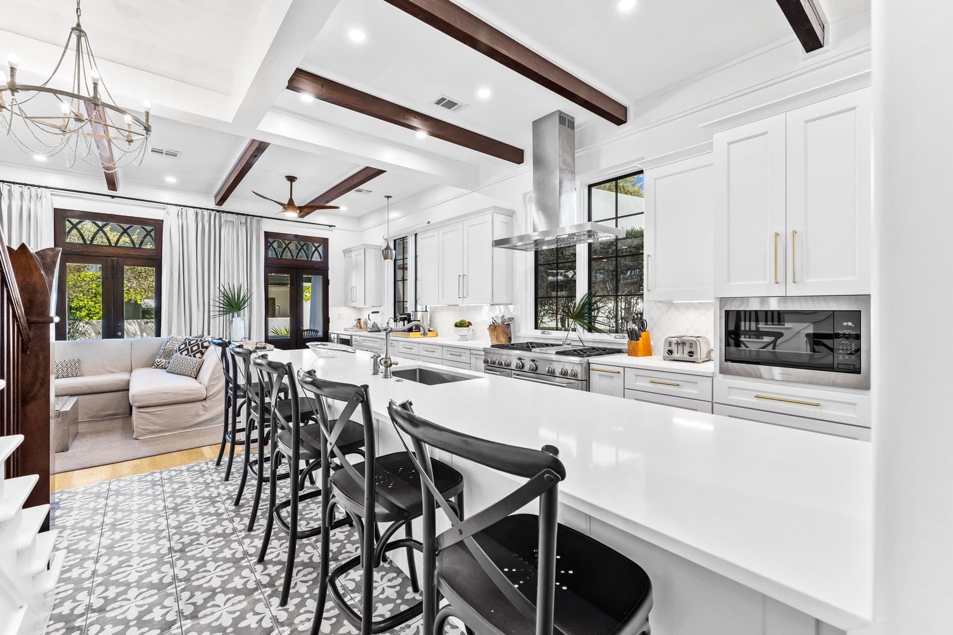 Abba Cottage & Carriage House - Image 5