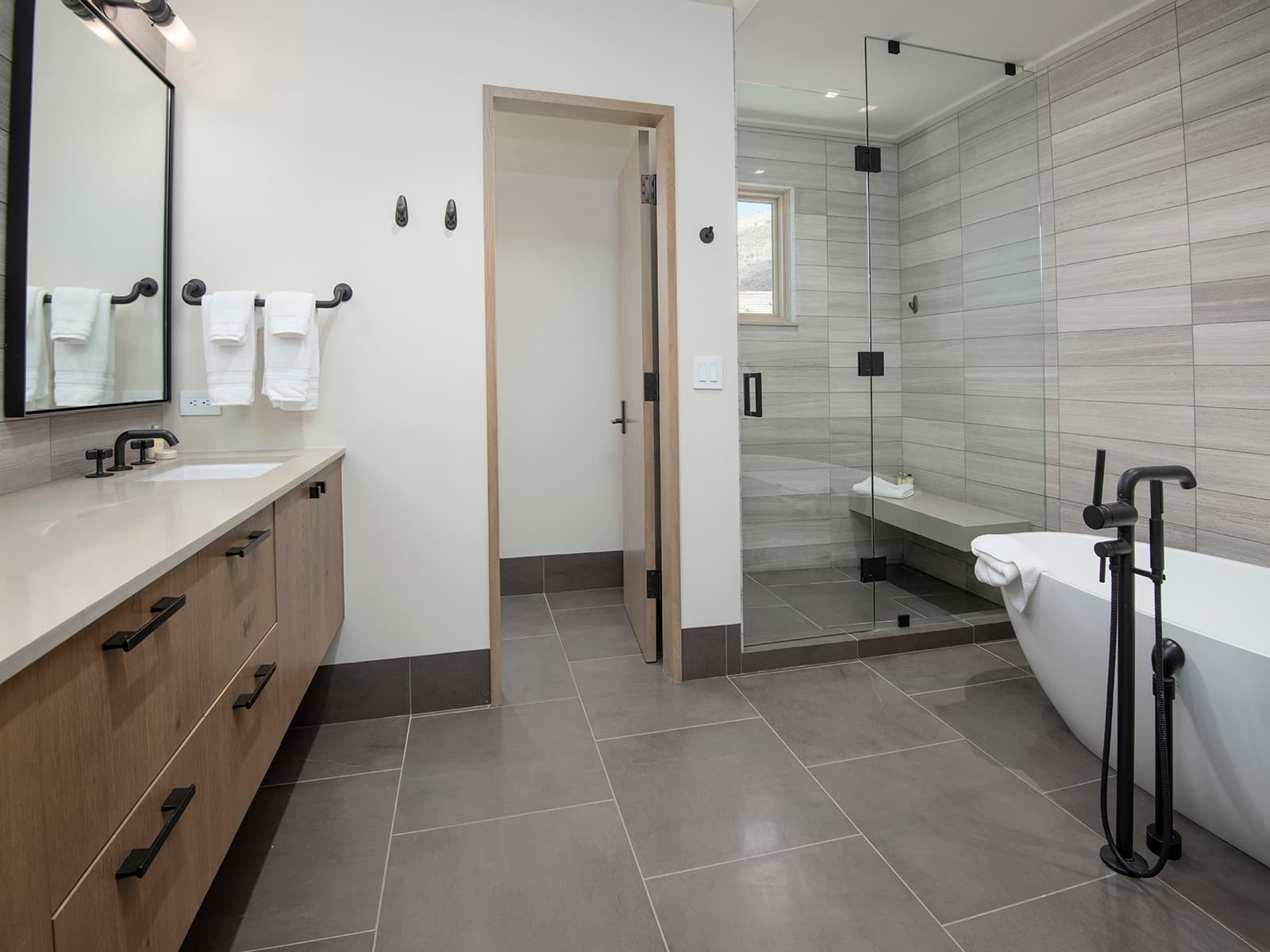 Red Lion Penthouse - Image 29