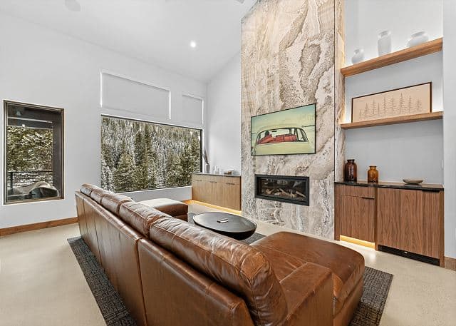 Ina's Way Townhome Unit B - Image 2