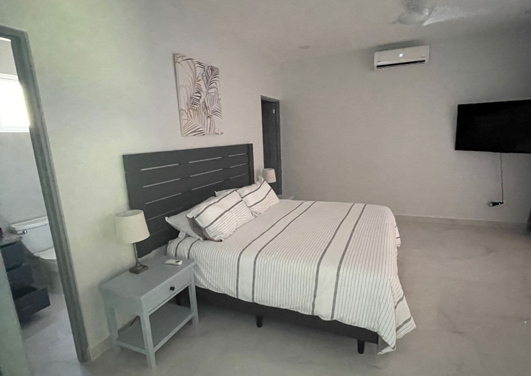 South Family Home - Image 14