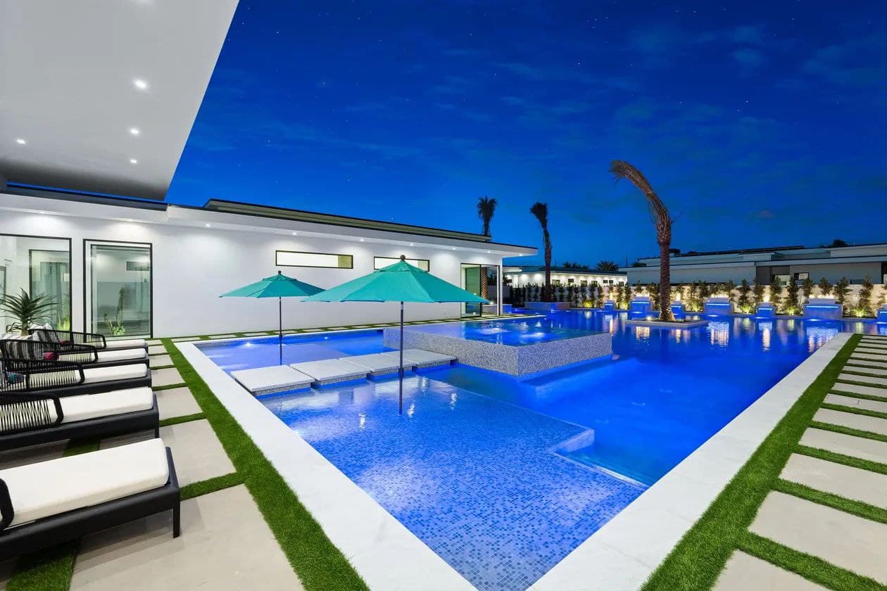 Bravo Villa #4 - Image 62