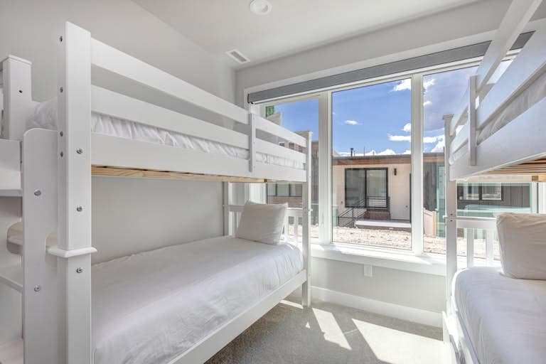 Hideout Hideaway - Image 26