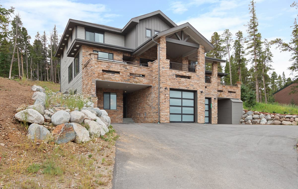 Mountain Vista Retreat - Image 1