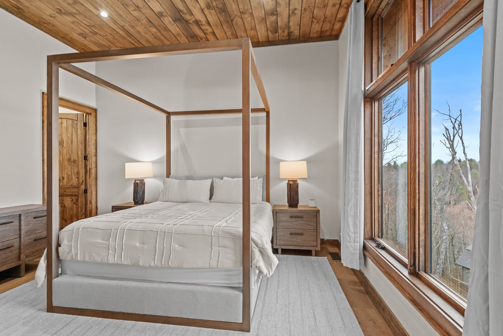 Dire Wolf at Eagles Nest - Image 22